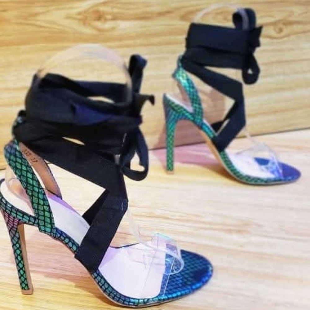 Lemon Drop By Privileged Black & Green Iridescent Strappy Ankle Wrap Heels Sz 7